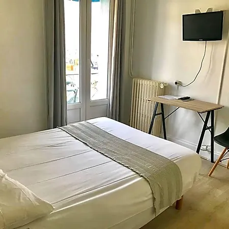 De La Poste Szálloda 3*